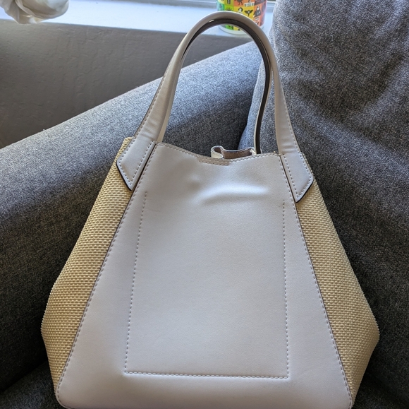 Michael Kors Phoebe Large Two Tone Drawstring Handbag Bag. - Picture 7 of 16